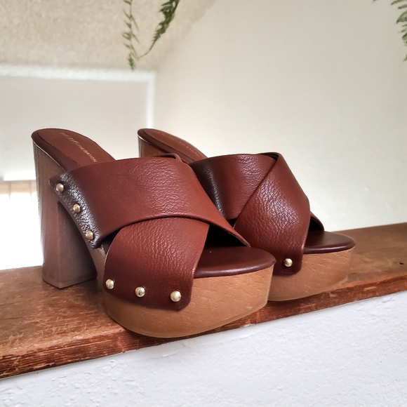 BCBG open toe platform shoes - Picture 4 of 4